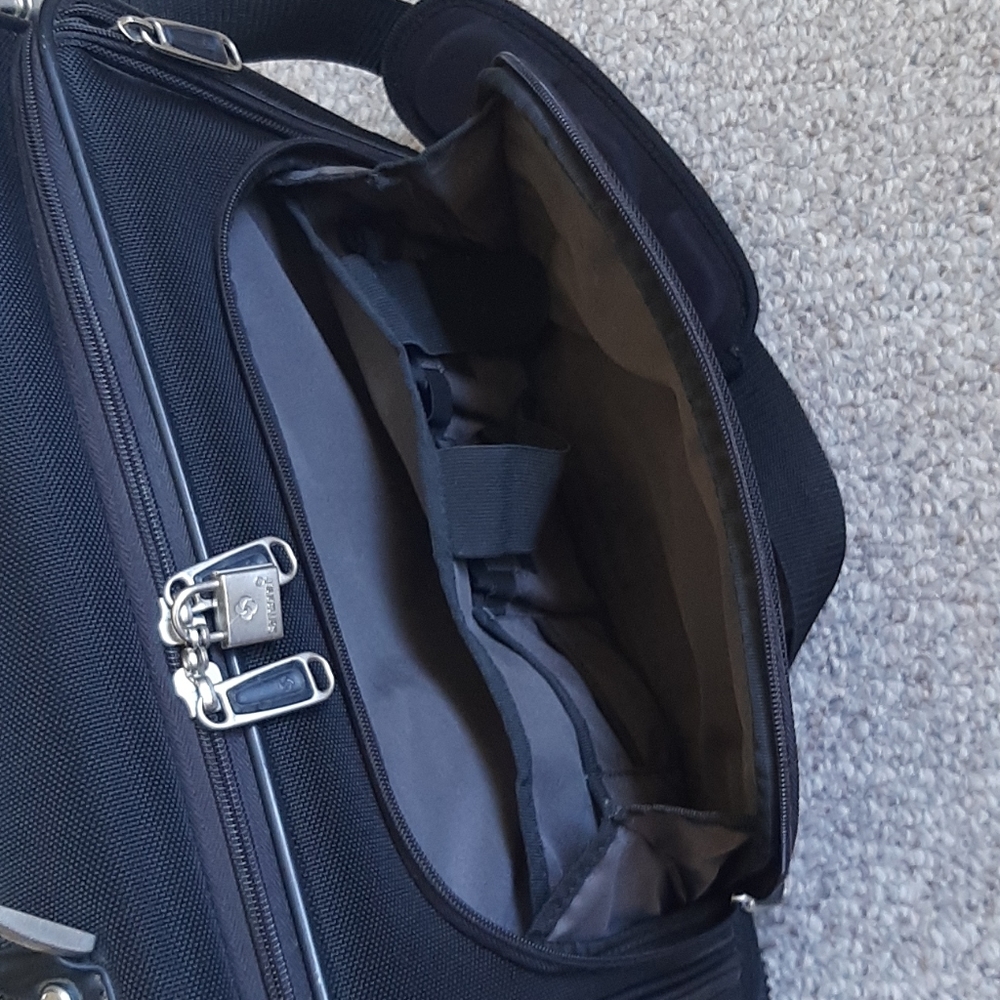 Samsonite Briefcase. - Picture 9 of 13